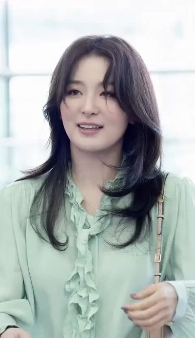 Seulgi - shows tits
