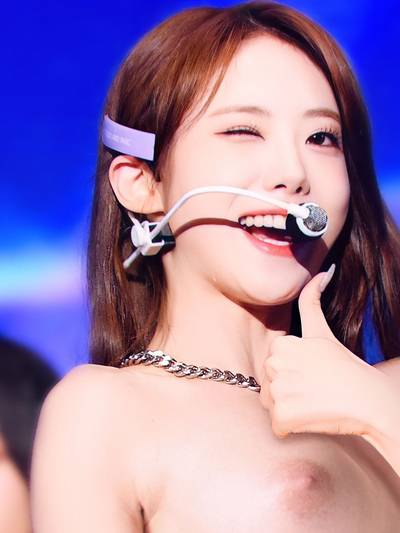 Luda - shows tits stage