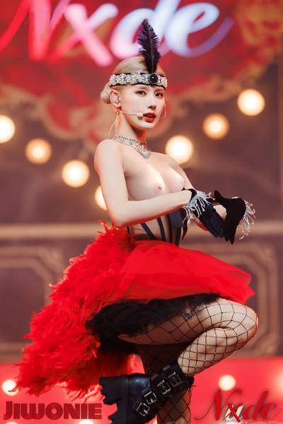 Miyeon - shows tits