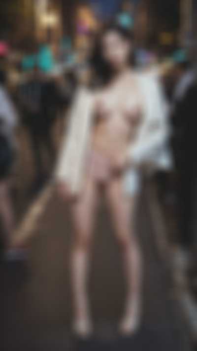 Minju - public nude