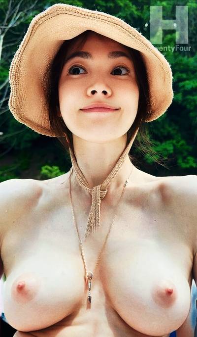 Song hye kyo - shows tits