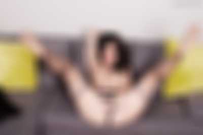 Sonycast - shaved pussy