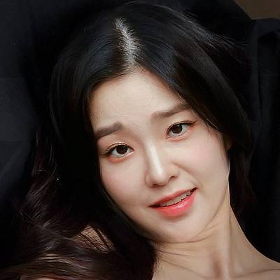 Irene - play with pussy