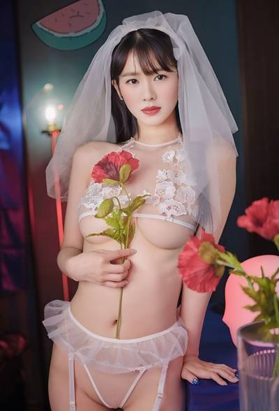 Son Ye Jin - lingerie