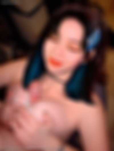 Karina - titjob