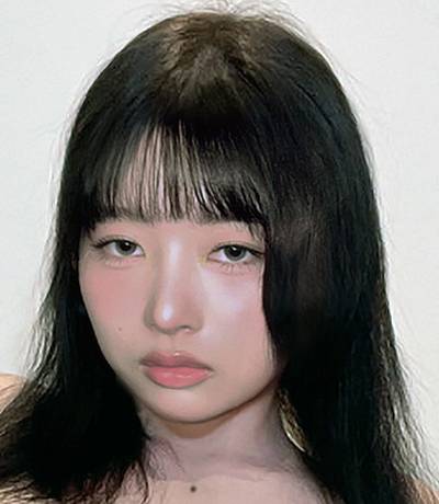 Rei - shaved pussy